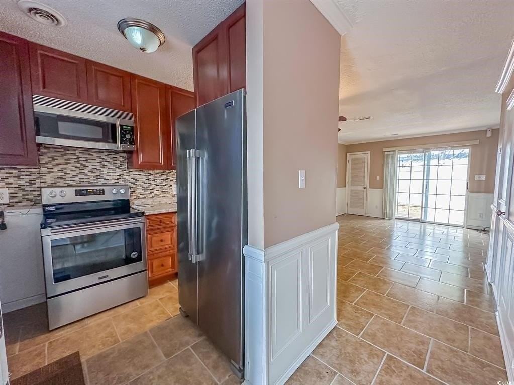 504 62nd Ave N #H - Photo 6 of 30