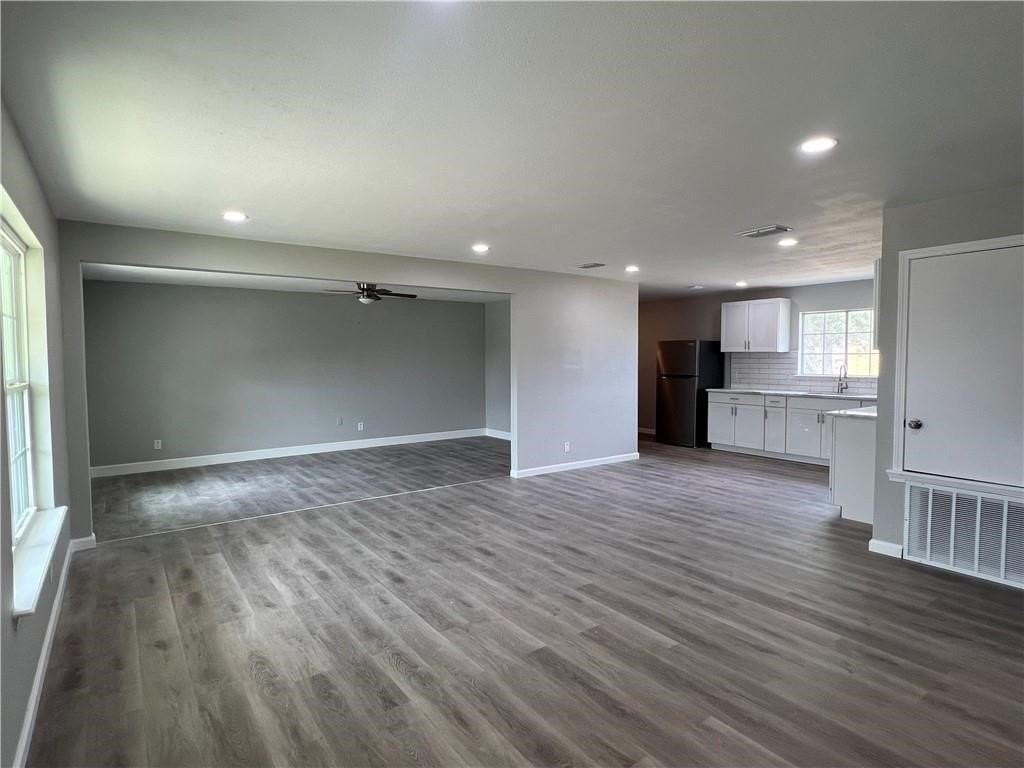 3025 Bimini Dr - Photo 3 of 18