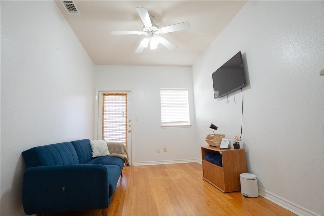15110 Leeward Dr #103 - Photo 6 of 16