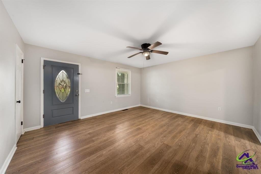 114 Karen Dr - Photo 2 of 16