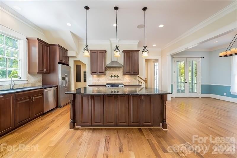 10116 Roosevelt Dr - Photo 4 of 23