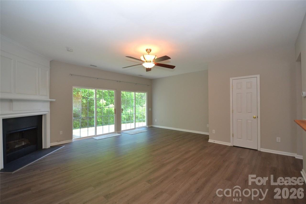 6655 Rothchild Dr - Photo 5 of 19