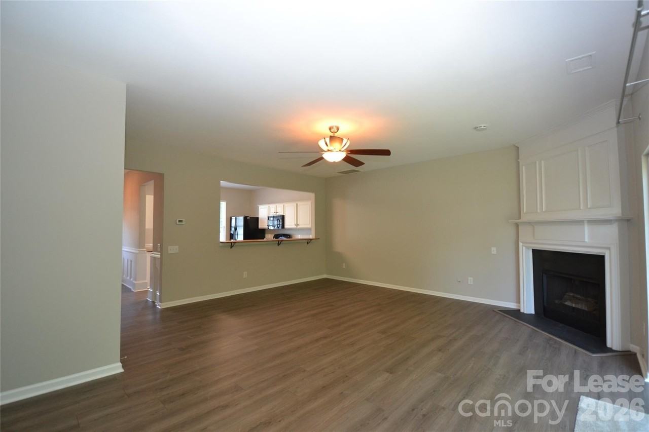 6655 Rothchild Dr - Photo 6 of 19