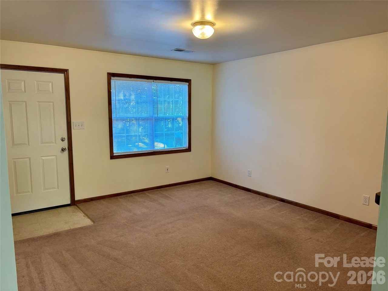 1391 Victor Woods Ln #135 - Photo 3 of 12