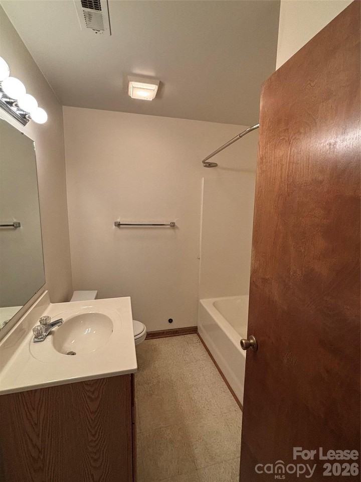 1391 Victor Woods Ln #135 - Photo 7 of 12
