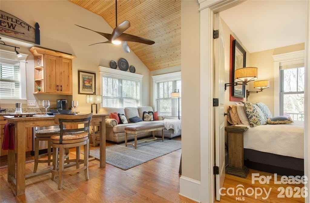 41 Mildred Ave - Photo 2 of 22