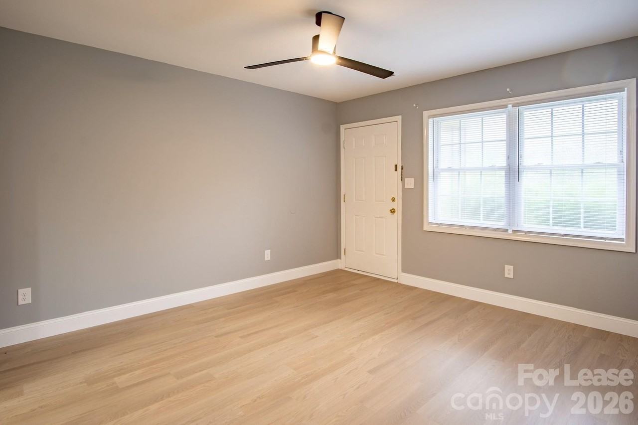 3519 Benard Ave #4 - Photo 3 of 14
