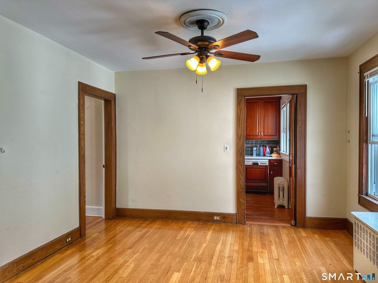 546 W Taft Ave - Photo 3 of 11