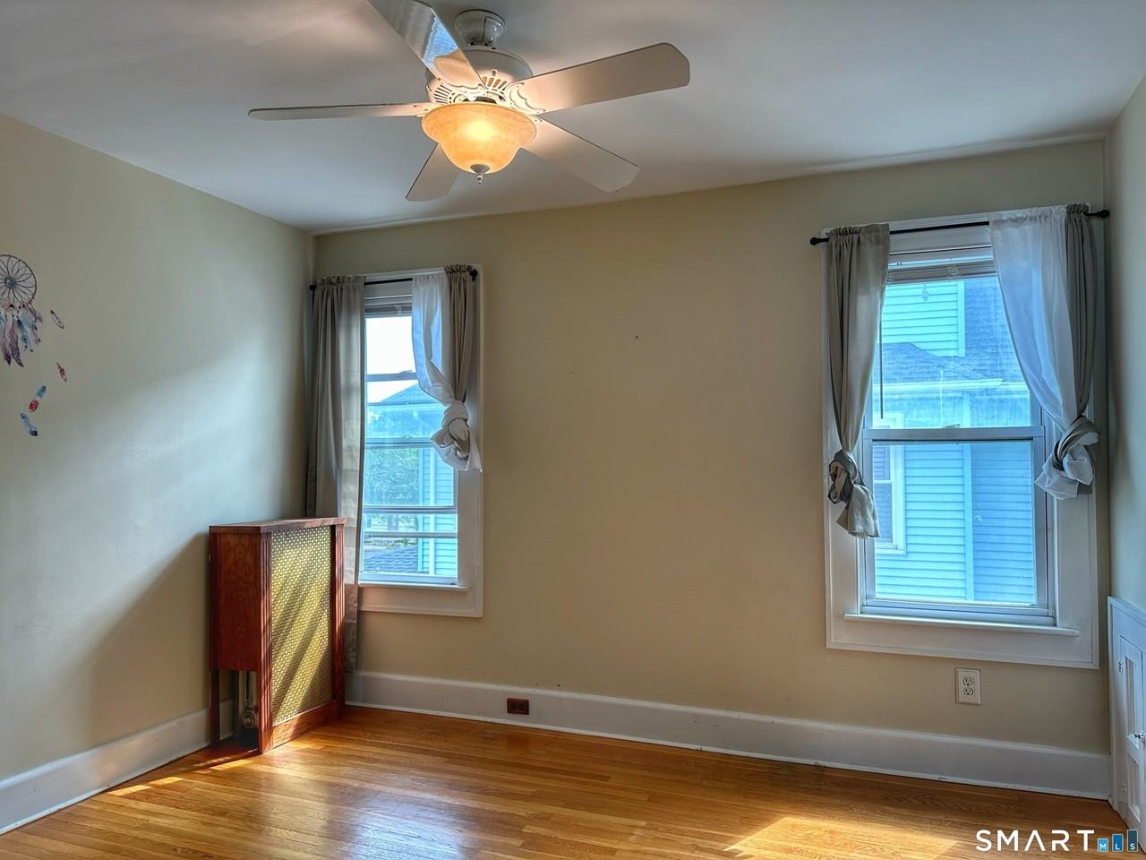 546 W Taft Ave - Photo 4 of 11