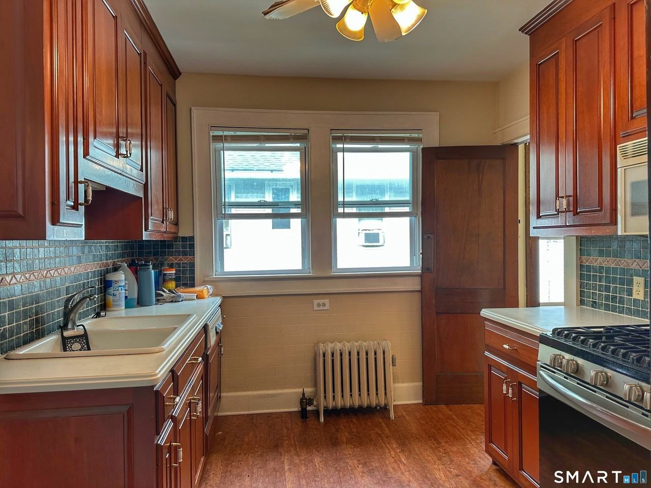546 W Taft Ave - Photo 6 of 11