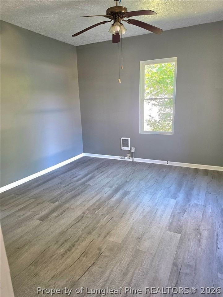 64 Beck St - Photo 4 of 17