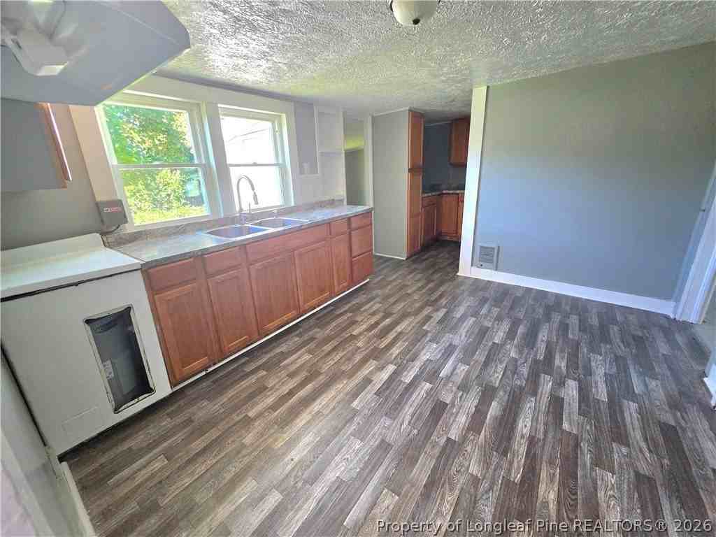 64 Beck St - Photo 6 of 17