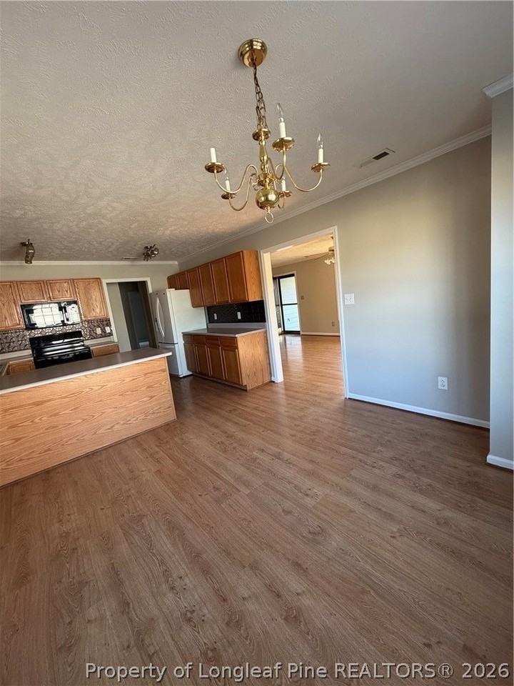 8432 Frenchorn Ln - Photo 5 of 14
