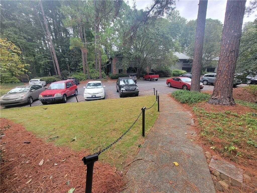 702 Tuxworth Cir - Photo 3 of 17