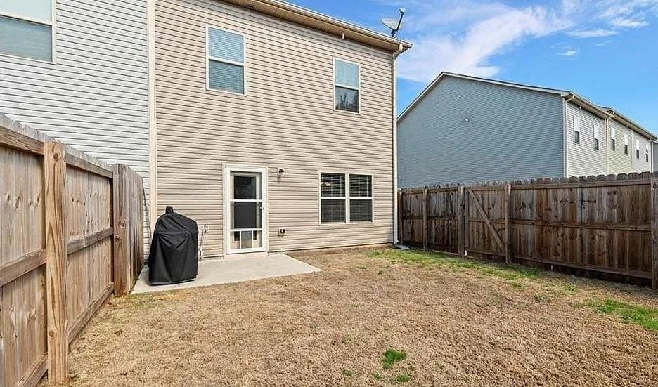 629 Oakside Pl - Photo 2 of 7