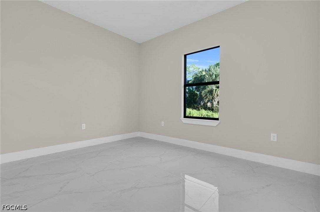 537 Summit Ave S - Photo 5 of 31