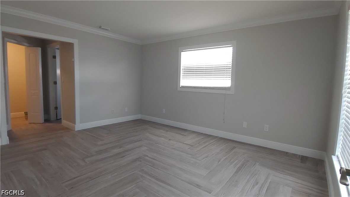 909 Se 27th Ter - Photo 7 of 28