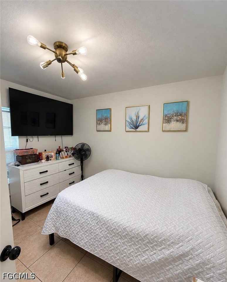 1039 Albert Ave - Photo 7 of 17