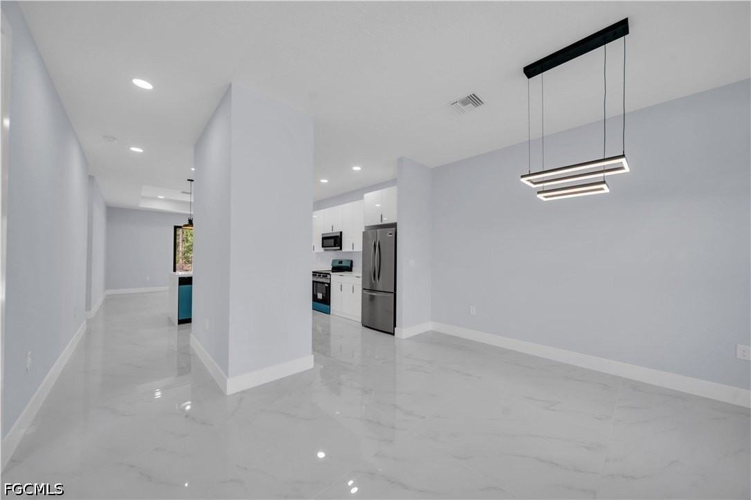1009 Moore Ave - Photo 2 of 22