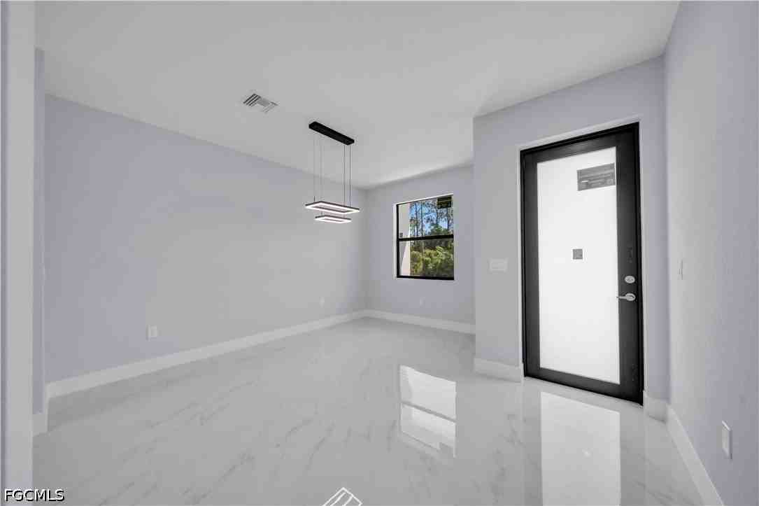 1009 Moore Ave - Photo 3 of 22