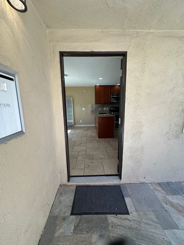 5065 W Point Loma Blvd #D - Photo 7 of 22