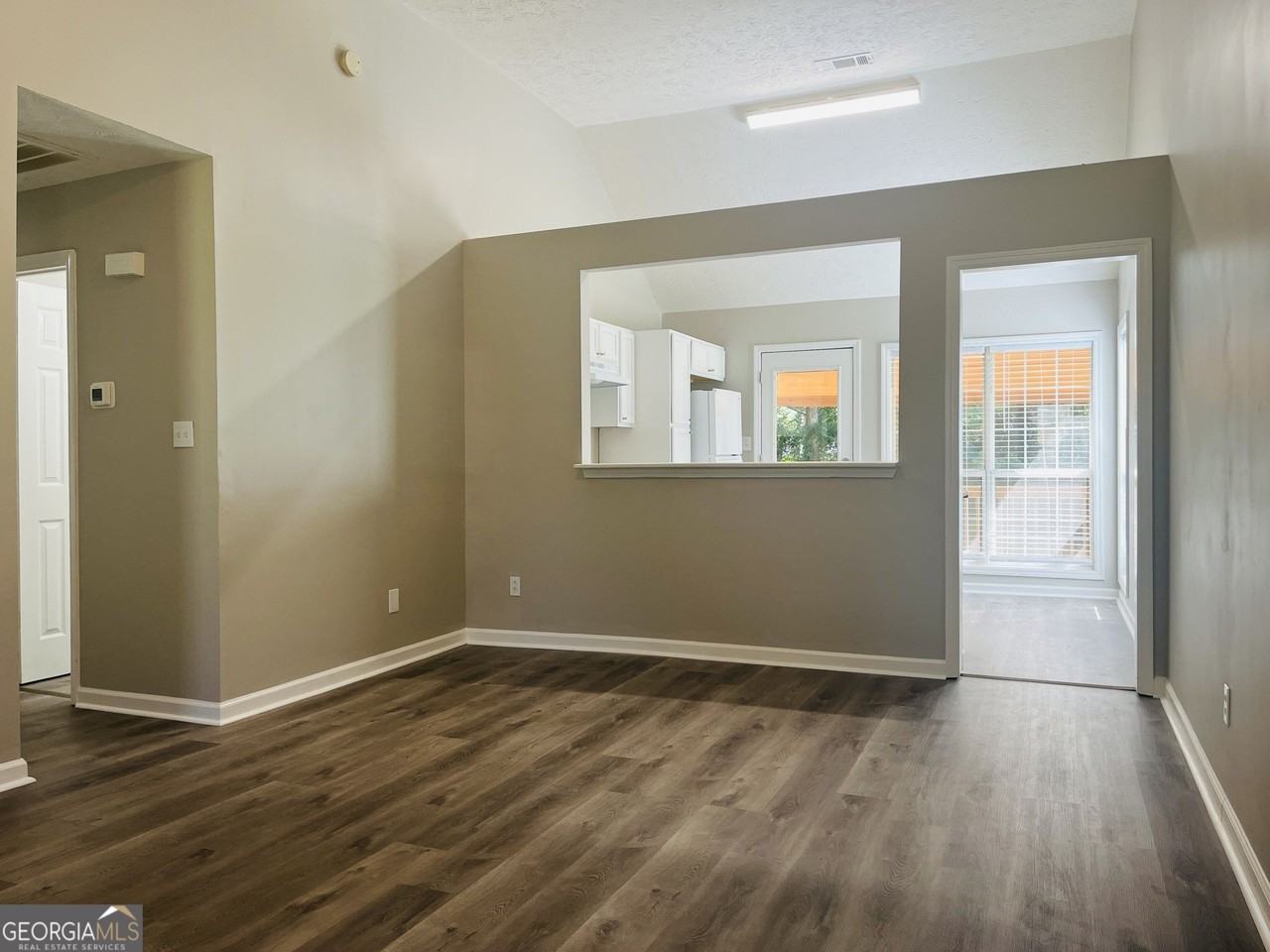 132 Ridgefield Dr - Photo 6 of 32