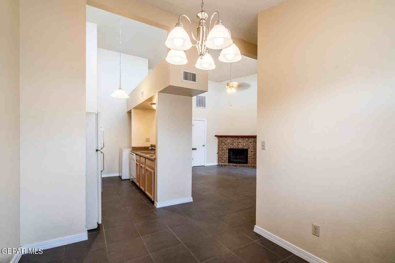 1557 Common Dr - Photo 7 of 21