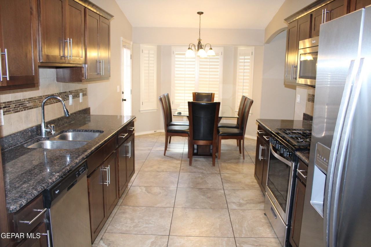 3713 Loma Esteban Dr - Photo 7 of 26