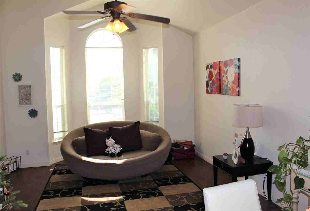 2301 Passage Pl - Photo 3 of 18