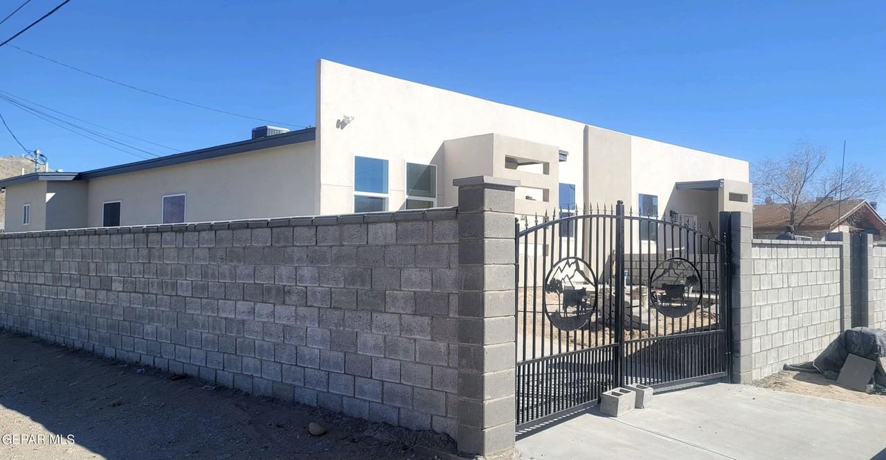 225 Antone St #A - Photo 2 of 6