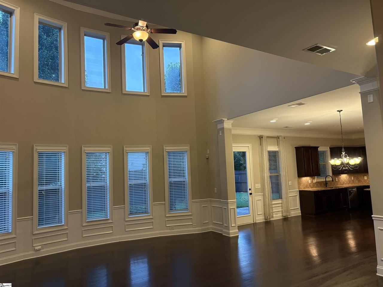 111 Fort Dr - Photo 5 of 11