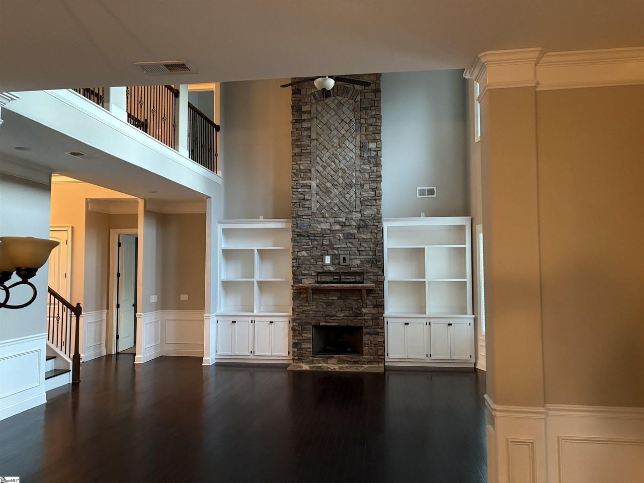 111 Fort Dr - Photo 6 of 11