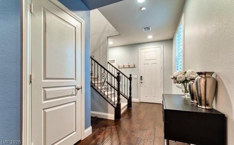 11216 Hedgemont Ave - Photo 4 of 17