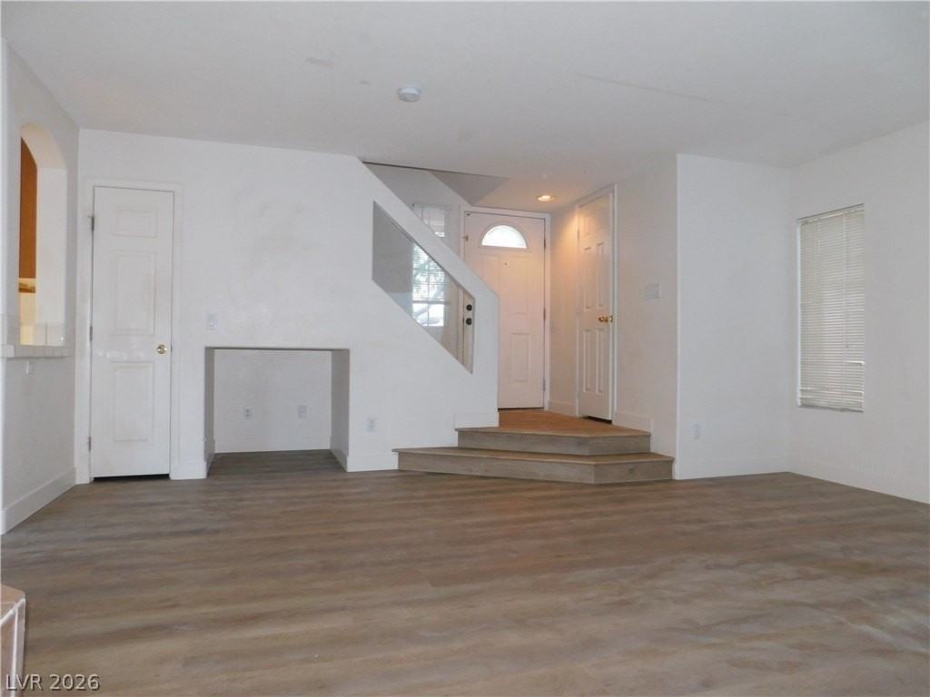 10062 Hermit Rapids Ave - Photo 5 of 31