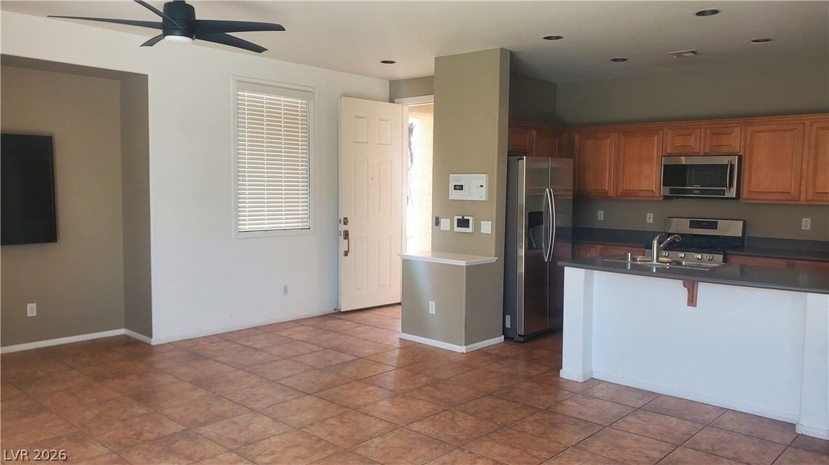 7471 Burnt Oak Ave - Photo 3 of 18