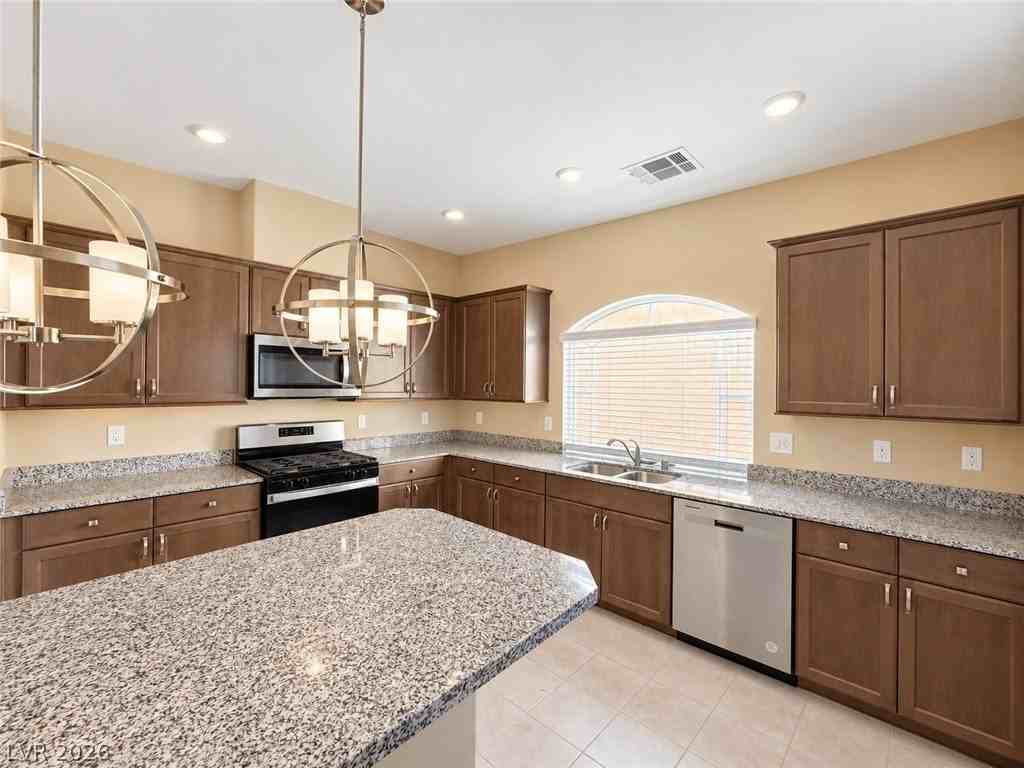 7750 Bellenden St - Photo 2 of 10