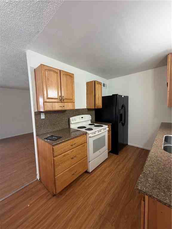 705 Morgan Ave #4 - Photo 3 of 12