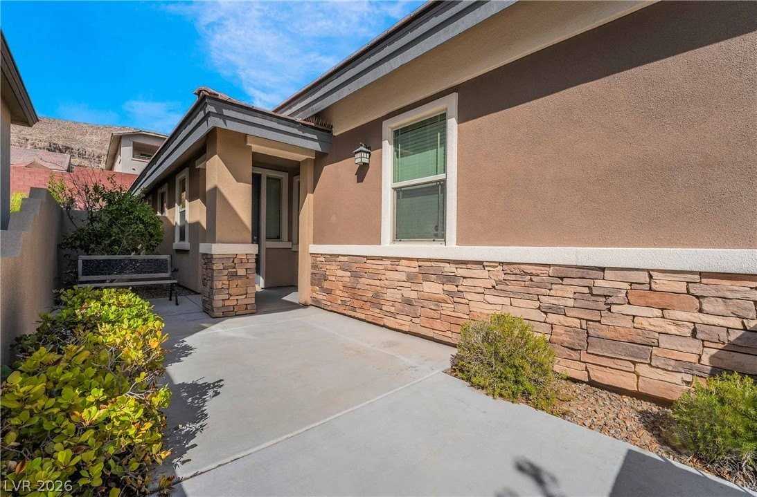 5579 Bethany Bend Dr - Photo 3 of 21