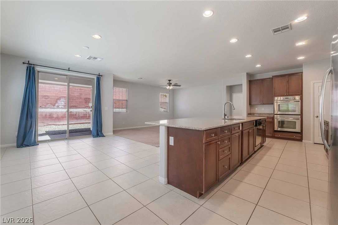 5579 Bethany Bend Dr - Photo 4 of 21