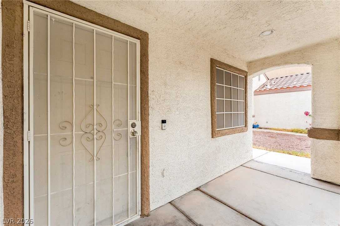 325 Searchlight Dr - Photo 3 of 19