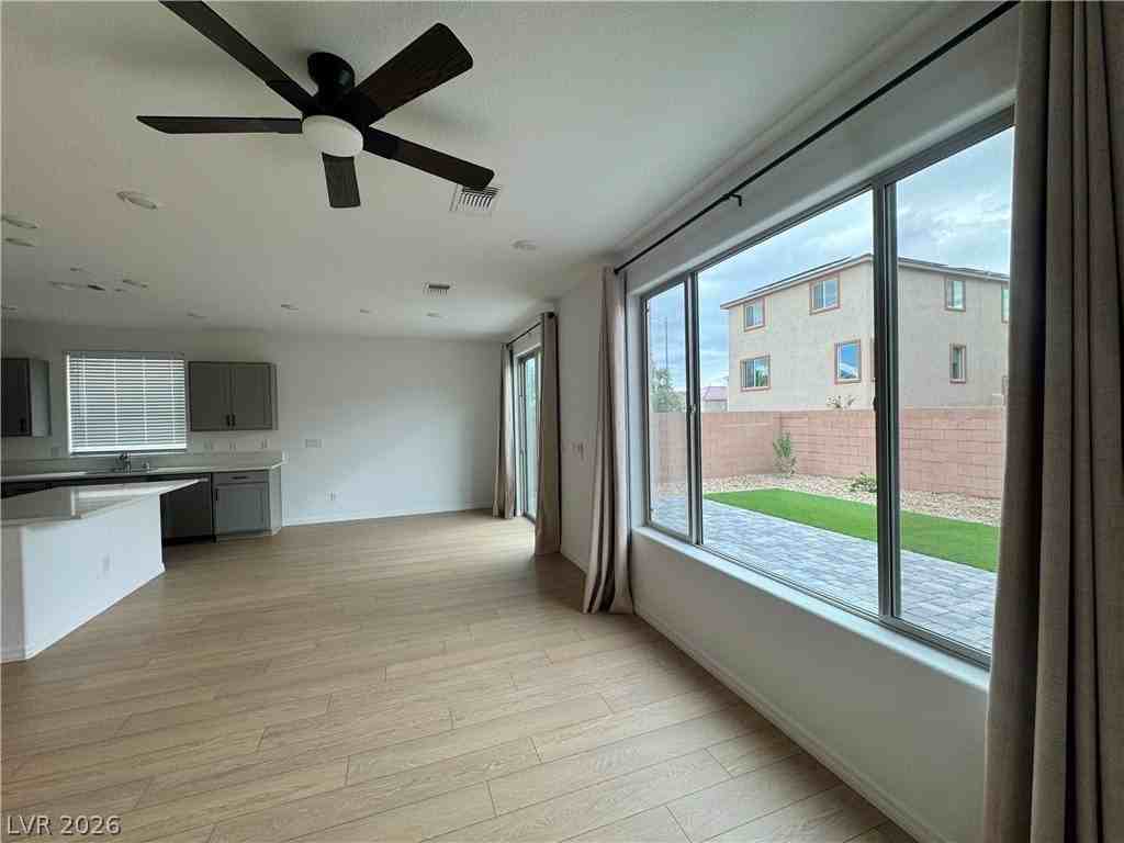 10210 Restless River St - Photo 6 of 47