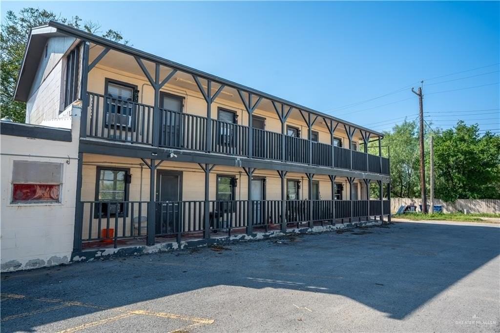 130 N Texas Ave #9