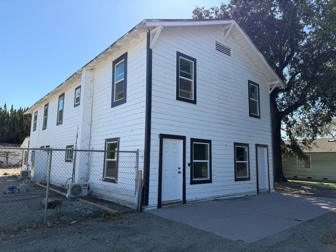5992 Juanche Ave - Photo 3 of 35