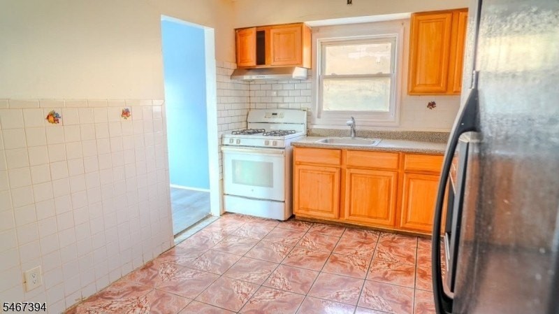 348 Fay Ave Apt 1 - Photo 7 of 12