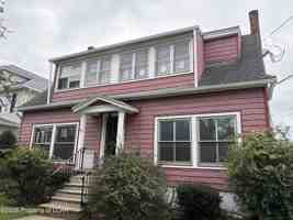 featured image of 90 Oak St