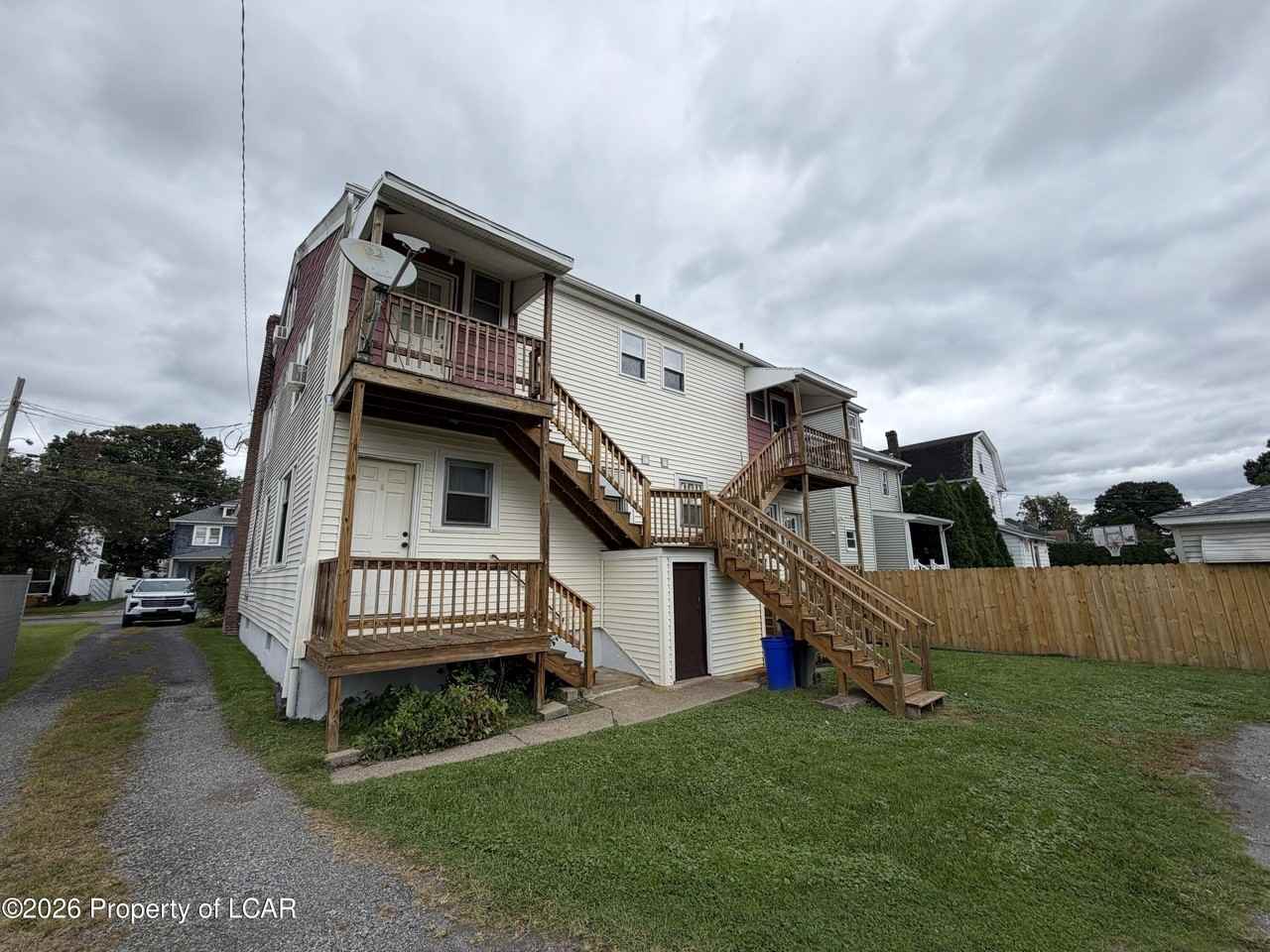 90 Oak St #1stFLRIGHT - Photo 2 of 13