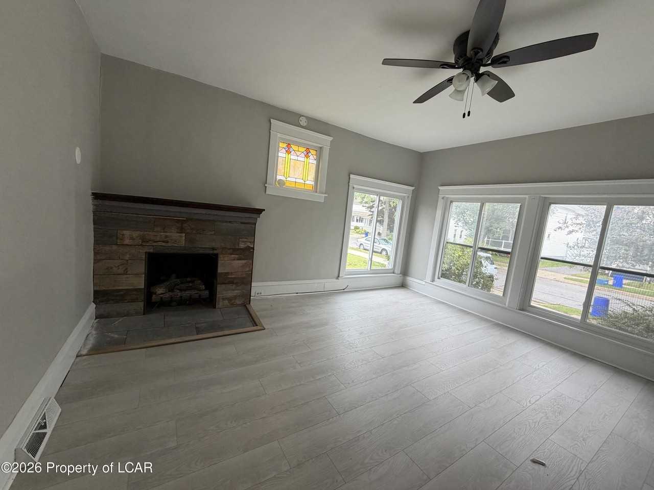 90 Oak St #1stFLRIGHT - Photo 6 of 13