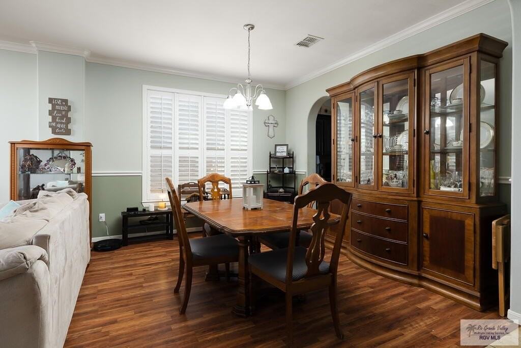 2612 York Ave - Photo 4 of 15
