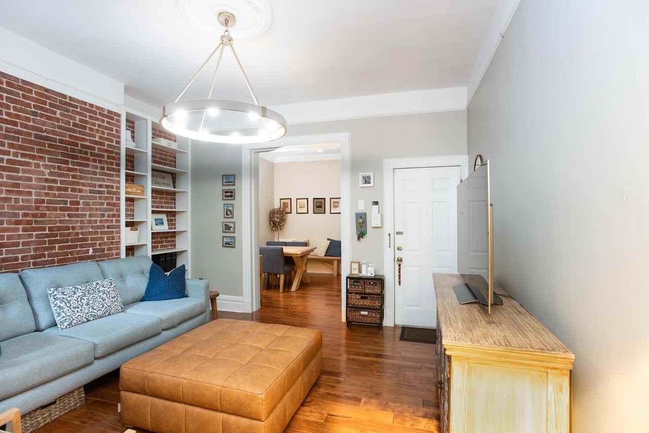 1114 Hudson St #2 - Photo 4 of 15