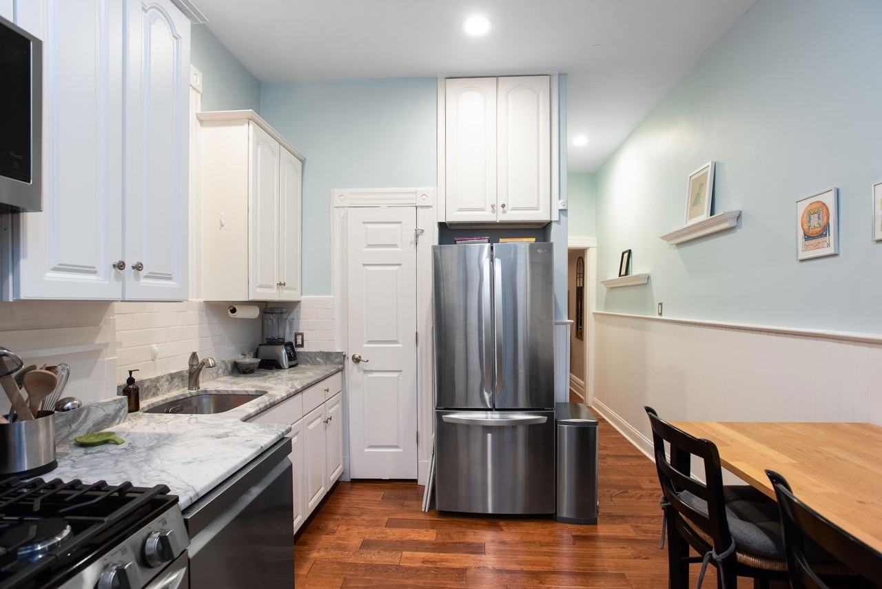 1114 Hudson St #2 - Photo 7 of 15